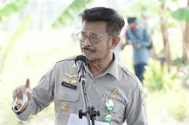 7 pesona radisyah melati, cucu menteri pertanian syahrul yasin limpo yang curi perhatian. Syahrul Yasin Limpo Launching Inovasi Antivirus Berbasis Eucalyptus Ala Kementerian Pertanian Lelemuku Lelemuku Com Kebanggaan Anak Negeri Portal Berita Yang Informatif Dan Objektif