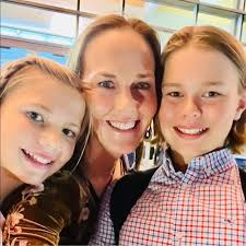 Sara Feulner (@sarafeulner) • Threads, Say more