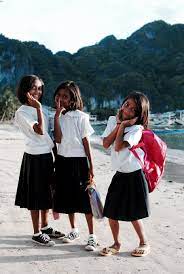 HD wallpaper: girls, cheeky, sea, beach, travel, school, pose, candid,  portrait | Wallpaper Flare