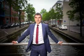 # paul blokhuis roken # sigaretten. Paul Blokhuis Van Mij Mag Een Pakje Sigaretten Wel Twintig Euro Kosten Trouw