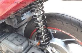 X ride motor matic yang mempunyai shock belakang standar 300mm juga dapat menggunakan shock belakang ukuran 330mm, hanya akan menjadi lebih tinggi, demikian juga sebaliknya. Daftar Ukuran Sokbreker Belakang Motor Banyak Yang Bisa Saling Tukar Gridoto Com