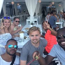 Liverpool face competition from ac milan if they are to land borussia dortmund striker ciro immobile and the italian club are prepared to part with £13m for. Die Besseren Halften Der Fussballer