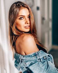 I'm 18 years old and model from the age of 12. Lola Weippert Photos Facebook