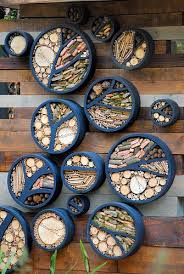 Epingle Par Ivana Rodrigues Tonello Sur Jardin En 2020 Hotel A Insectes Idees Jardin Diy Jardinage