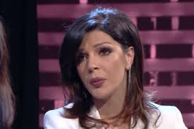 Video/ Plasin grushtat dhe shqelmat sërish, Noizy bën sherrin e madh me një  grup djemsh