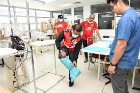 Personal protective equipment, commonly referred to as ppe, is equipment worn to minimize exposure to hazards that cause serious workplace injuries and illnesses. Umk Makes Ppe And Shield Visors For Covid 19 Frontliners