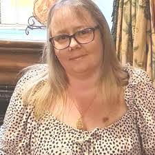 Phyllis Dunlop's Instagram, Twitter & Facebook