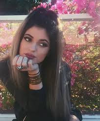 This style looks great on men with both short and long hair and is. Hair Trend Half Ponytail Camila Coelho
