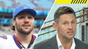 Jocelyn Erickson slams a 3-run HR for Florida