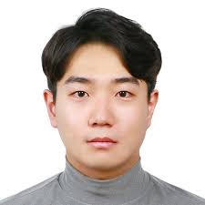 Different patterns of AIC and BIC in LCR?