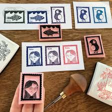 Bild Konnte Enthalten Innenbereich Linolschnittdrucke Radiergummi Stempel Linoldruck