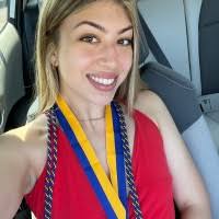 200+ perfiles de «Moradel»