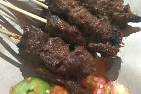The cake is popular in indonesia, malaysia, singapore, vietnam, cambodia, laos, thailand, sri lanka, hong kong, china, and also the netherlands, especially among the indo community, due to its historical colonial ties with indonesia. Empuknya Daging Sate Dan Manisnya Bumbu Maranggi Bikin Nagih