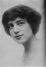 Helen Freeman's Instagram, Twitter & Facebook