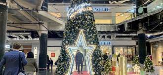 Du lundi au samedi de 10h à 18h. Un Sapin Xxl Au Polygone Claap
