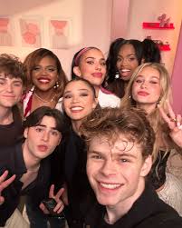 Disney Descendants Fans Unite! With the amazing cast of Descendants: The  Rise of Red. Can't wait to watch it! #disneydescendants