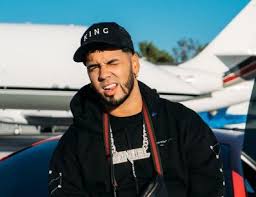 Los dioses el nuevo álbum de anuel aa y ozuna los artistas urbanos puertorriqueños ozuna y anuel aa lanzaron este viernes los dioses, su primer álbum en conjunto con doce temas inéditos, un proyecto en el que llevaban trabajando desde hace más de cinco años. Sorprendente Asi Catalogan Los Fans El Nuevo Disco De Anuel Aa Emmanuel Xoxo News Celebs