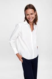 Camisas personalizadas de trabajo elegantes, camisas de manga corta y larga. 10 1 Camisas Blancas De Zara Para Llevar Con Vaqueros Y Tacones Y Estar Super Elegante