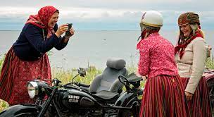 Auch das staatspräsidium hat mit kersti kaljulaid eine frau. Wo Frauen Auf Russischen Motorradern Fahren Counter Vor9