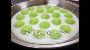 Perlahankan api dan gaul perlahan. Kuih Buah Melaka Kukus Kuih Tradisional Melayu Youtube