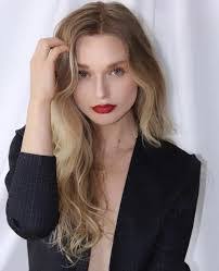 Abigail Hyde's Instagram, Twitter & Facebook