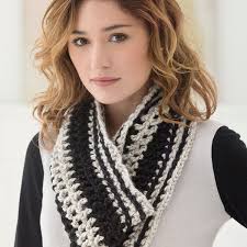 Railroad Stripe Cowl (Crochet)