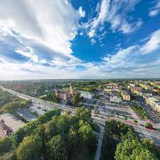 W naszych okolicach mieszkają bowiem jego rodzice i większość rodziny. Z Perspektywy Lotu Ptaka Mozna Zobaczyc Miasto Sochaczew Facebook