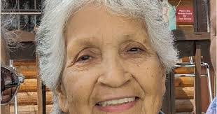 Karen Isham's Instagram, Twitter & Facebook