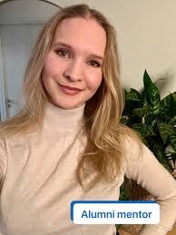 Kari Nystrom's Instagram, Twitter & Facebook