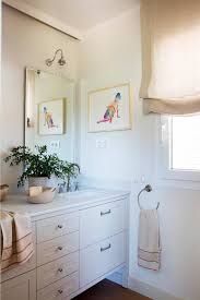 Cuadros de control, cubos, relojes de arena. 15 Cuadros Para Banos Que Suben Su Nivel Decorativo