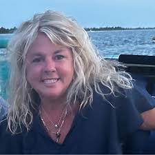 Kelly Wiggins, Broker in Charge Nest Realty Hampstead 'Wiggin Out Homes'