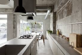 Mobilier Beton Design Mural Et Escaliers 75 Idees Cuisine Style Industriel Mobilier En Beton Et Amenagement Appartement