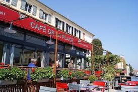 Cafe De La Place A Saint Remy De Provence Photo Structures Explore