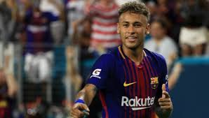 Na tarde de hoje, o clube catalão anunciou a saída do atacante, que estava sem contrato desde o fim da última temporada. Neymar And Lionel Messi Troll Gerard Pique As Psg Star Returns To Barcelona For Son S Birthday Sport360 News