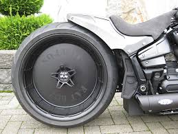 It has a built in security system with key fob push to start ignition. Harley Davidson Fat Boy Ditches Chrome Finishes Goes For Matte Gray And Black Autoevolution