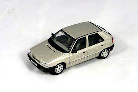 Abrex 1 43 Skoda Felicia Diecast Model Car 143s709yh This Skoda Felicia 1 3 Glxi 1994 Diecast Model Car Is Champagne And Has Working Wheels And Also Come Araba