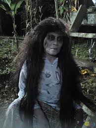 Enter encik solihin, who tries to help by shooing her ghost away from the village. A Malay Movie Review Hantu Kak Limah 2 Husin Mon Jin Pakai Toncit Alamanda Putrajaya With Rifqi Naufal Abang Zam In The Mind Of A Childlike