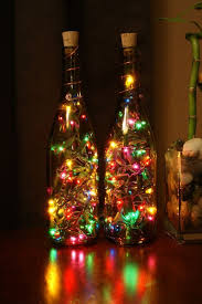 Mochten Sie Ihr Haus Oder Garten Auf Eine Originelle Art Dekorieren Mit Diesen Kreativen Ideen Konnen Si Wine Bottle Crafts Bottle Crafts Lighted Wine Bottles