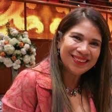 Elvira E Leal (@Elvira_Eloise)