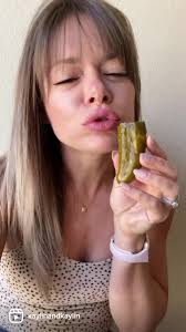 The BEST kind of ASMR with @The Hunger Diaries 🥒✨ #pickles #picklegirl  #picklejuice #welovepickles #pickleobsessed