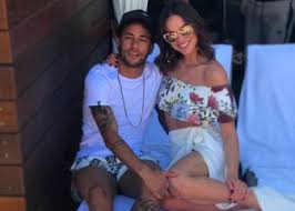 Beranjak dari patah hati, bruna kini tengah membuka hatinya untuk petinju ganteng, younes bendjima. Bruna Marquezine Habria Olvidado A Neymar Con El Exnovio De Kourtney Kardashian As Com