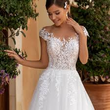 Iris darf sich ihr brautkleid aussuchen. Daniela Di Marino Style 6312 Kleider Hochzeit Hochzeitskleid Prinzessin Spitze Romantische Hochzeitskleider