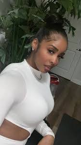 Heidi Whitfield's Instagram, Twitter & Facebook