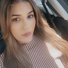 Maria Eades's Instagram, Twitter & Facebook