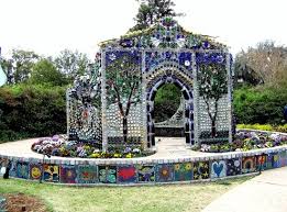 Check spelling or type a new query. Use Empty Wine Bottles In The Garden 20 Clever Ideas Interior Design Ideas Ofdesign