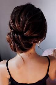 Elegant Low Bun Updo Wedding Hairstyle Weddings Weddingupdos Weddinghairstyles Hairstyles Weddingi Dogal Sac Topuzu Gelin Sac Modelleri Uzun Sac Modelleri