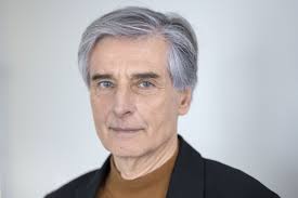 Expolitik Peter Weiss: Ponuka kandidovať za prezidenta zatiaľ neprišla (+  video) — Denník N