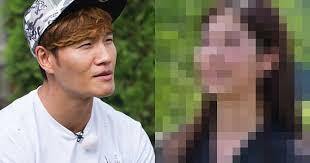 In episode 4, as his running man teammates were busy looking for a tube, kim jong kook unwittingly became the distraction as the members of the other team ganged up on him to tear off his name tag. Kim Jong Kook Has A New Loveline On Running Man And The Cast Can T Stop Teasing Him About It Koreaboo