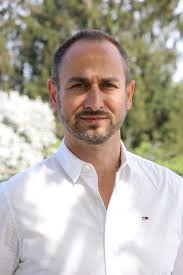 Roberto martinez by roberto martinez, released 26 may 2016 1. Selbstheilungs Coach Murat Akcay