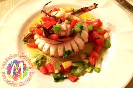 Calamari Alla Griglia Con Acqua Di Sedano E Pomodori